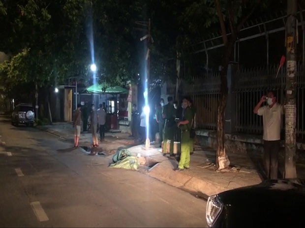Sự thật bất ngờ vụ phát hiện thi thể người đàn ông trong bao tải trên vỉa hè Sài Gòn - Ảnh 1. Sự thật bất ngờ vụ phát hiện thi thể người đàn ông trong bao tải trên vỉa hè Sài Gòn - Ảnh 1.