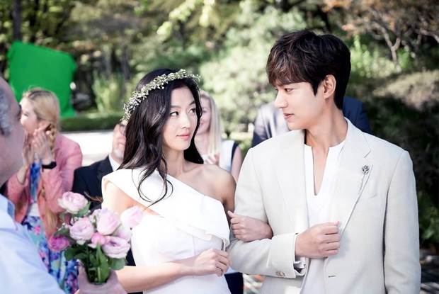 Dự đoán sức nóng Quân Vương Bất Diệt của Lee Min Ho trước giờ G: Mẹ đẻ Hậu Duệ Mặt Trời bảo kê có át được bom tấn 19+ Thế Giới Hôn Nhân? - Ảnh 3.