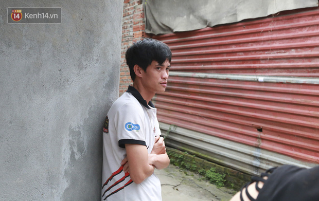 Feelings of poor workers playing in central Hanoi due to the Covid-19 pandemic: Living with relief rice and spoiled fish - Picture 8.