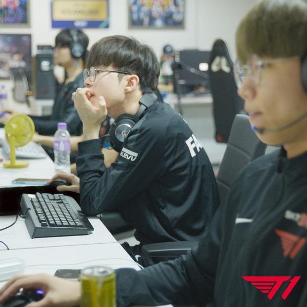 Play-off LCK Mùa Xuân 2020: Liệu chủ tịch Faker có thể toàn tâm toàn ý hướng tới trận đấu tiếp theo? - Ảnh 2.