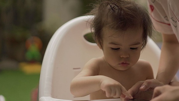 A series of photos of the Philippines' most beautiful beauties during the quarantine season causes a storm: 1 year old is already so beautiful, how much better will it be when they are older?  - Photo 3.