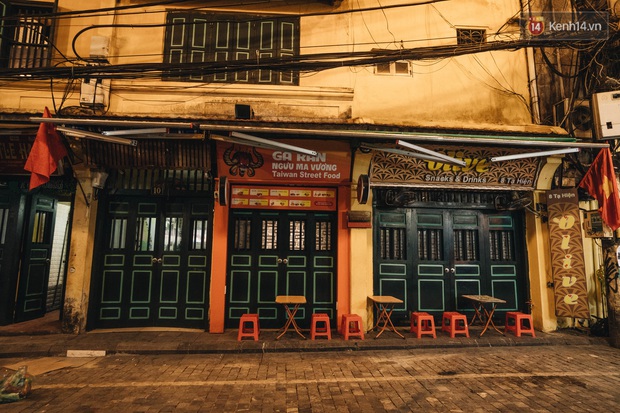Nhiều hàng quán Hà Nội nghỉ mất hút đến tận mùng 80 Tết chưa mở: nhà muốn chống dịch triệt để, nhà không bán online vì “mù công nghệ” - Ảnh 1.