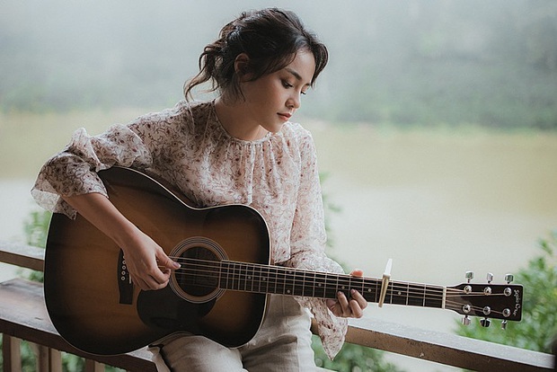 Tối nay nếu không có việc gì, hãy nghe Thái Trinh mơ màng với loạt hit acoustic, lần đầu trải lòng về cách vực dậy sau biến cố tình yêu - Ảnh 6. Tối nay nếu không có việc gì, hãy nghe Thái Trinh mơ màng với loạt hit acoustic, lần đầu trải lòng về cách vực dậy sau biến cố tình yêu - Ảnh 6.