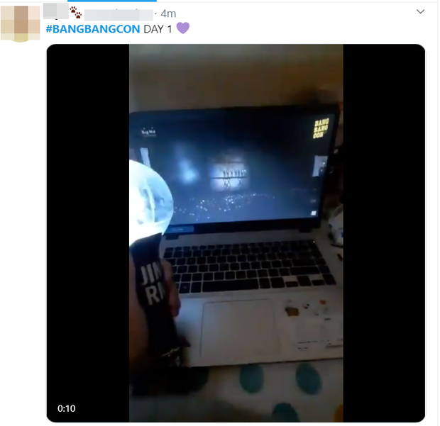 2 triệu ARMY trên toàn thế giới đang cùng nhau xem trực tiếp concert của BTS, cầm lightstick quẩy tại gia nhiệt như thật! - Ảnh 6. 2 triệu ARMY trên toàn thế giới đang cùng nhau xem trực tiếp concert của BTS, cầm lightstick quẩy tại gia nhiệt như thật! - Ảnh 6.