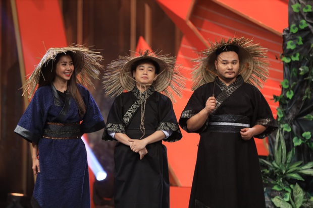 Hari Won - Lâm Vỹ Dạ dẫm đạp nhau không thương tiếc để giành... làm idol - Ảnh 3. Hari Won - Lâm Vỹ Dạ dẫm đạp nhau không thương tiếc để giành... làm idol - Ảnh 3.