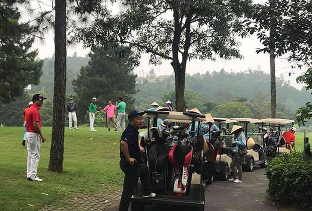 Vĩnh Phúc yêu cầu đóng cửa các sân golf vì tụ tập đông người - Ảnh 1. Vĩnh Phúc yêu cầu đóng cửa các sân golf vì tụ tập đông người - Ảnh 1.