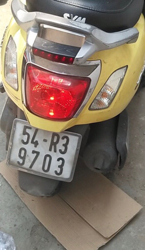 Hai gã thanh niên cướp tài sản, lột đồ cô gái hòng hiếp dâm nhưng bất thành ở Sài Gòn - Ảnh 3. Hai gã thanh niên cướp tài sản, lột đồ cô gái hòng hiếp dâm nhưng bất thành ở Sài Gòn - Ảnh 3.