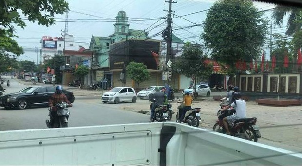 Phó GĐ bệnh viện nói gì khi bị phản ánh tổ chức cưới linh đình cho con giữa mùa dịch Covid-19? - Ảnh 6. Phó GĐ bệnh viện nói gì khi bị phản ánh tổ chức cưới linh đình cho con giữa mùa dịch Covid-19? - Ảnh 6.