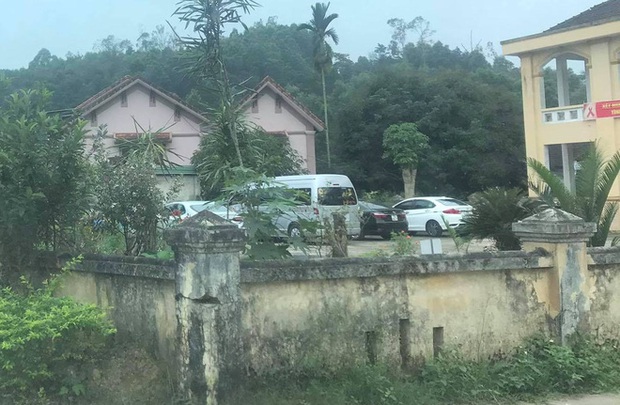 Phó GĐ bệnh viện nói gì khi bị phản ánh tổ chức cưới linh đình cho con giữa mùa dịch Covid-19? - Ảnh 7. Phó GĐ bệnh viện nói gì khi bị phản ánh tổ chức cưới linh đình cho con giữa mùa dịch Covid-19? - Ảnh 7.