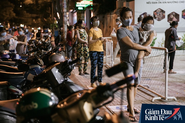 Cha đẻ cây ATM Gạo: Nếu là tiền của tôi thì cho không đúng người chút xíu cũng không sao, nhưng giờ tôi là cầu nối giữa mạnh thường quân và người nghèo - Ảnh 1. Cha đẻ cây ATM Gạo: Nếu là tiền của tôi thì cho không đúng người chút xíu cũng không sao, nhưng giờ tôi là cầu nối giữa mạnh thường quân và người nghèo - Ảnh 1.