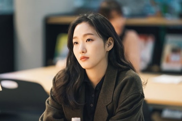 Dàn sao Quân Vương Bất Diệt thời đi học: Lee Min Ho cực giỏi Toán, Kim Go Eun gây sốt với nhan sắc nữ sinh trung học, còn Jung Eun Chae từng là DHS Anh - Ảnh 4. Dàn sao Quân Vương Bất Diệt thời đi học: Lee Min Ho cực giỏi Toán, Kim Go Eun gây sốt với nhan sắc nữ sinh trung học, còn Jung Eun Chae từng là DHS Anh - Ảnh 4.