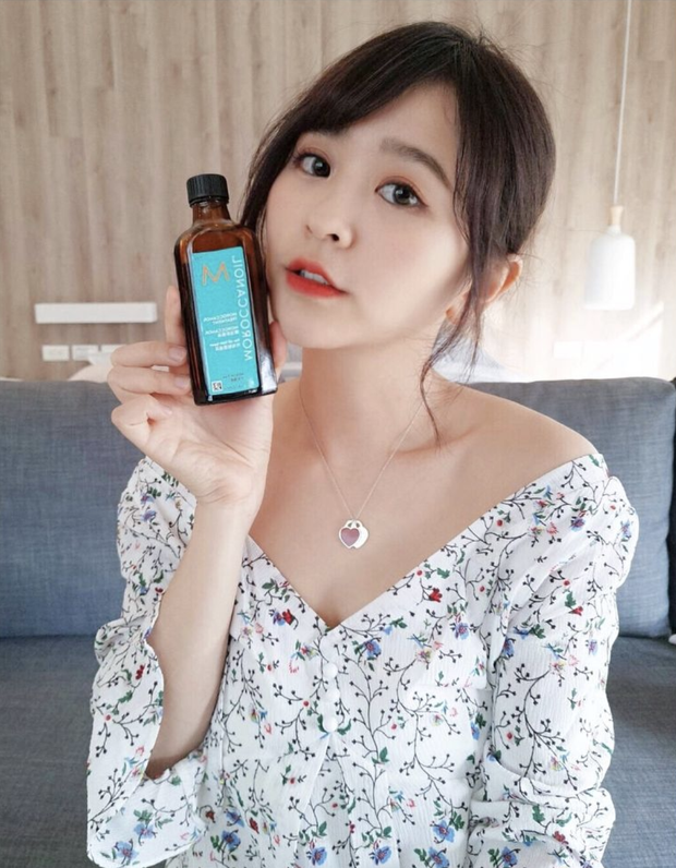 Chẳng chăm bẵm nhiều, tôi vẫn hóa giải được lời nguyền tóc rụng cả búi thành chỉ rụng 2 cọng/ngày chỉ nhờ một sản phẩm - Ảnh 5. Chẳng chăm bẵm nhiều, tôi vẫn hóa giải được lời nguyền tóc rụng cả búi thành chỉ rụng 2 cọng/ngày chỉ nhờ một sản phẩm - Ảnh 5.