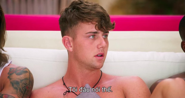 Nụ hôn đồng giới đầu tiên đã xuất hiện tại Too Hot To Handle khiến khán giả sốc tận óc! - Ảnh 7.