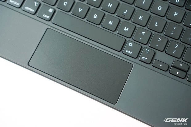 Táy máy bàn phím Magic Keyboard hơn 10 củ cho iPad Pro: Rất nặng, lắp vào dày hơn MacBook, bù lại gõ rất sướng tay - Ảnh 10.