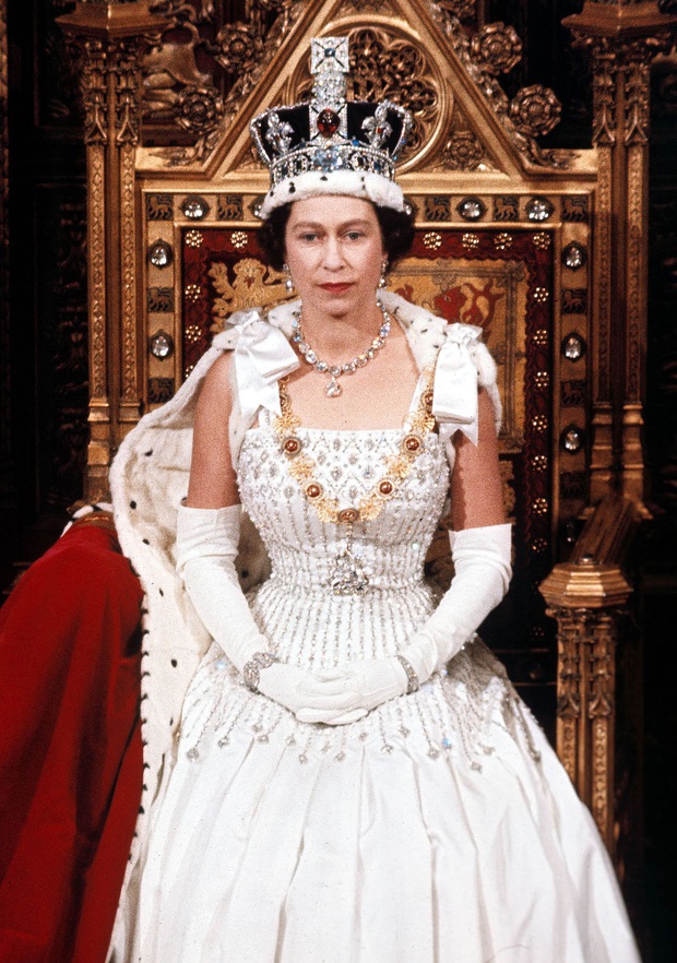 Cuộc đời Nữ hoàng Elizabeth II qua ảnh: Vị nữ vương ngồi trên ngai vàng lâu nhất trong lịch sử các vương triều của nước Anh - Ảnh 11.