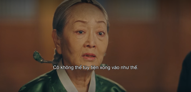 Nữ thủ tướng làm càn xông vào cung của Lee Min Ho ở tập 4 Quân Vương Bất Diệt: Ơ kìa chị đâu phải là hoàng hậu? - Ảnh 2.