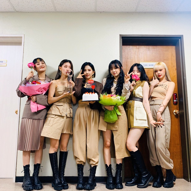 Hậu phá kỉ lục BTOB tại CUBE, (G)I-DLE quảng bá thêm bài mới 1 tuần: HyunA thế hệ mới từ sexy sang cute trong chớp mắt, Miyeon lại xài chiêu ending thần thánh - Ảnh 1.