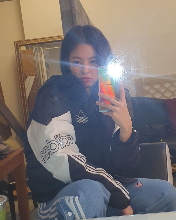 Jennie (BLACKPINK) đúng là nữ hoàng selfie của Kbiz: Muôn hình vạn trạng, đạt đến level cứ up hình đều gây bão - Ảnh 12.