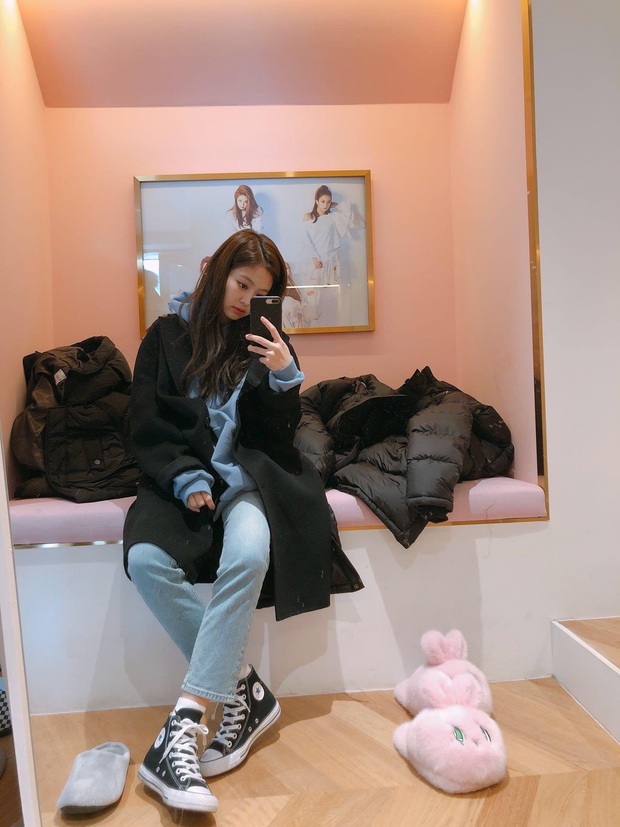 Jennie (BLACKPINK) đúng là nữ hoàng selfie của Kbiz: Muôn hình vạn trạng, đạt đến level cứ up hình đều gây bão - Ảnh 19.