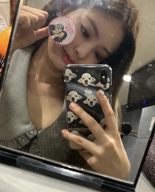 Jennie (BLACKPINK) đúng là nữ hoàng selfie của Kbiz: Muôn hình vạn trạng, đạt đến level cứ up hình đều gây bão - Ảnh 20.