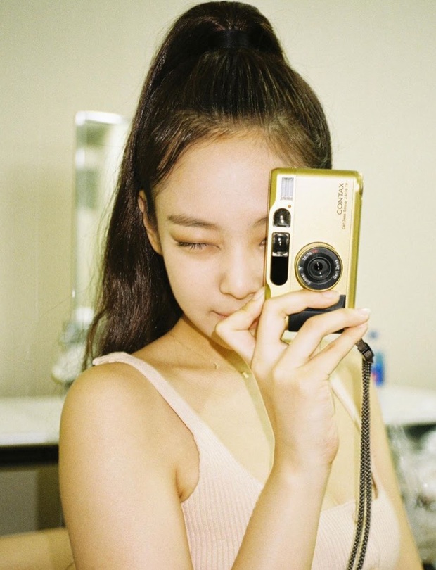 Jennie (BLACKPINK) đúng là nữ hoàng selfie của Kbiz: Muôn hình vạn trạng, đạt đến level cứ up hình đều gây bão - Ảnh 7.