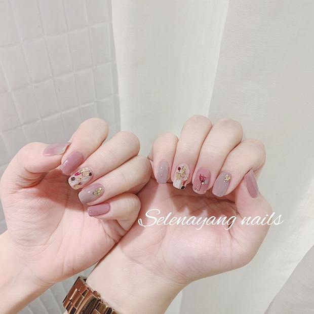 Bộ nail làm tăng thần thái là có thật: 12 mẫu nail sang-xịn-mịn bạn nên ghim ngay đợi ngày bung lụa - Ảnh 4.