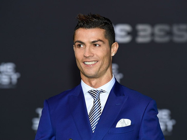 Choáng với body cùng phong cách thời trang khó đỡ của Ronaldo thuở đôi mươi, hóa ra để có vẻ hút hồn hiện tại là cả một hành trình phi thường - Ảnh 12.