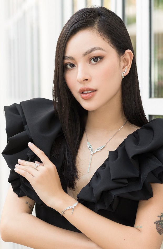 Hội chị em work from home chia sẻ bí quyết tự tin toả sáng trong các cuộc họp online với trang sức PNJSilver - Ảnh 5. Hội chị em work from home chia sẻ bí quyết tự tin toả sáng trong các cuộc họp online với trang sức PNJSilver - Ảnh 5.