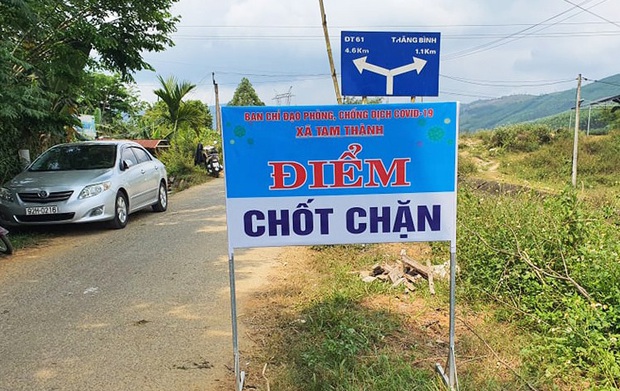 Truy tìm thanh niên tát vào mặt nữ thành viên tổ kiểm soát y tế phòng chống dịch Covid-19 - Ảnh 1. Truy tìm thanh niên tát vào mặt nữ thành viên tổ kiểm soát y tế phòng chống dịch Covid-19 - Ảnh 1.
