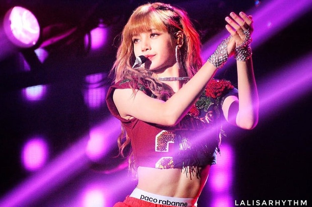 Thấy thực tập sinh quên bài, Lisa (BLACKPINK) lập tức đứng dậy nhảy cùng để giải cứu: vừa chuyên nghiệp vừa đáng yêu hết nấc! - Ảnh 8.