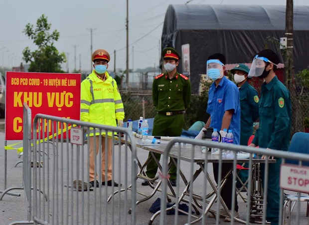 Ảnh: Cận cảnh chốt kiểm soát, phong tỏa thôn Hạ Lôi nơi bệnh nhân 243 sinh sống - Ảnh 3. Ảnh: Cận cảnh chốt kiểm soát, phong tỏa thôn Hạ Lôi nơi bệnh nhân 243 sinh sống - Ảnh 3.