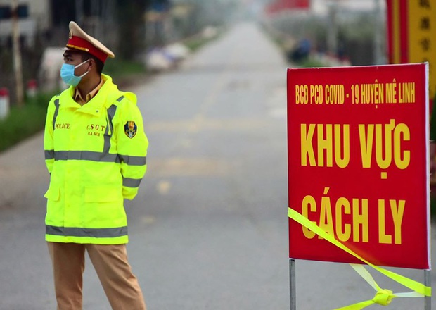 Ảnh: Cận cảnh chốt kiểm soát, phong tỏa thôn Hạ Lôi nơi bệnh nhân 243 sinh sống - Ảnh 1. Ảnh: Cận cảnh chốt kiểm soát, phong tỏa thôn Hạ Lôi nơi bệnh nhân 243 sinh sống - Ảnh 1.