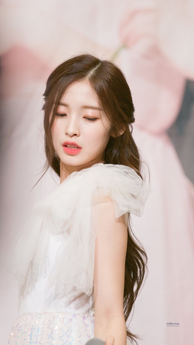 Chủ đề khiến Knet dậy sóng: Xuất hiện idol mang nét đẹp của cả 2 nữ thần Suzy - Irene, nhưng chỉ nổi lên sau khi đổi tóc - Ảnh 7.