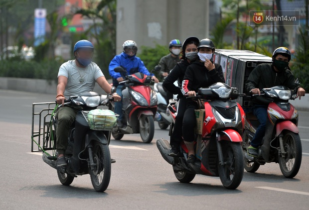 Khi cách ly xã hội “là việc của ai khác không phải tôi”: Lòng đường vắng xe thành nơi tập thể dục, hoãn gì chứ không thể hoãn đi tâm sự hẹn hò? - Ảnh 16.