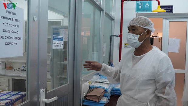 Ảnh: Bên trong khu xét nghiệm virus SARS-CoV-2 ở Viện Pasteur TP.HCM - Ảnh 2. Ảnh: Bên trong khu xét nghiệm virus SARS-CoV-2 ở Viện Pasteur TP.HCM - Ảnh 2.