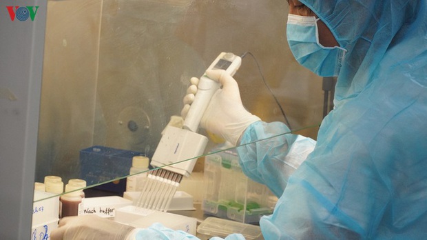 Ảnh: Bên trong khu xét nghiệm virus SARS-CoV-2 ở Viện Pasteur TP.HCM - Ảnh 10. Ảnh: Bên trong khu xét nghiệm virus SARS-CoV-2 ở Viện Pasteur TP.HCM - Ảnh 10.