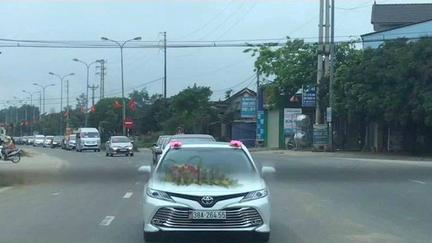 Công an vào cuộc xác minh Vụ Phó GĐ BV tổ chức rước dâu linh đình giữa mùa dịch cho con - Ảnh 3. Công an vào cuộc xác minh Vụ Phó GĐ BV tổ chức rước dâu linh đình giữa mùa dịch cho con - Ảnh 3.