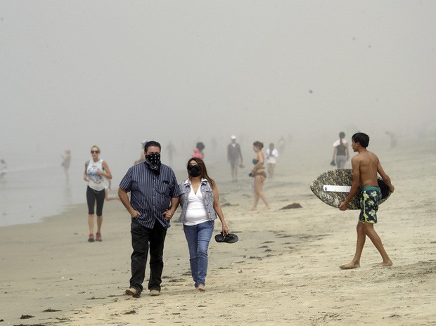 Mỹ: Người dân đổ xô tránh nóng, bang  đóng cửa bãi biển - Ảnh 1.