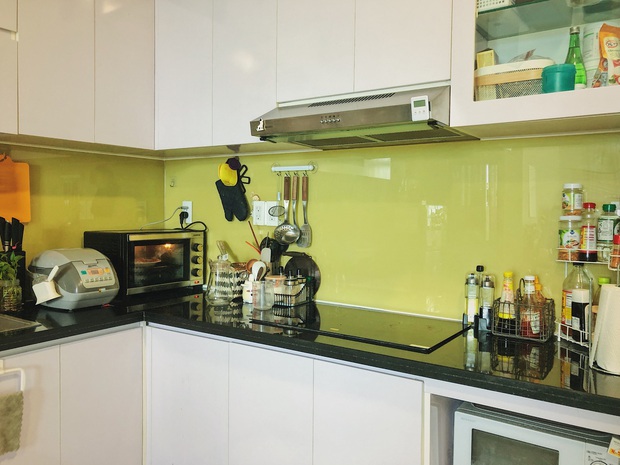 Chàng trai đầu tư 300 triệu decor nhà đi thuê, sở hữu 3000 cuốn sách truyện và vô số đồ đạc nhưng vẫn gọn gàng hết nấc - Ảnh 6. Chàng trai đầu tư 300 triệu decor nhà đi thuê, sở hữu 3000 cuốn sách truyện và vô số đồ đạc nhưng vẫn gọn gàng hết nấc - Ảnh 6.