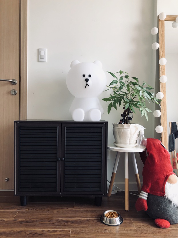 Chàng trai đầu tư 300 triệu decor nhà đi thuê, sở hữu 3000 cuốn sách truyện và vô số đồ đạc nhưng vẫn gọn gàng hết nấc - Ảnh 13. Chàng trai đầu tư 300 triệu decor nhà đi thuê, sở hữu 3000 cuốn sách truyện và vô số đồ đạc nhưng vẫn gọn gàng hết nấc - Ảnh 13.
