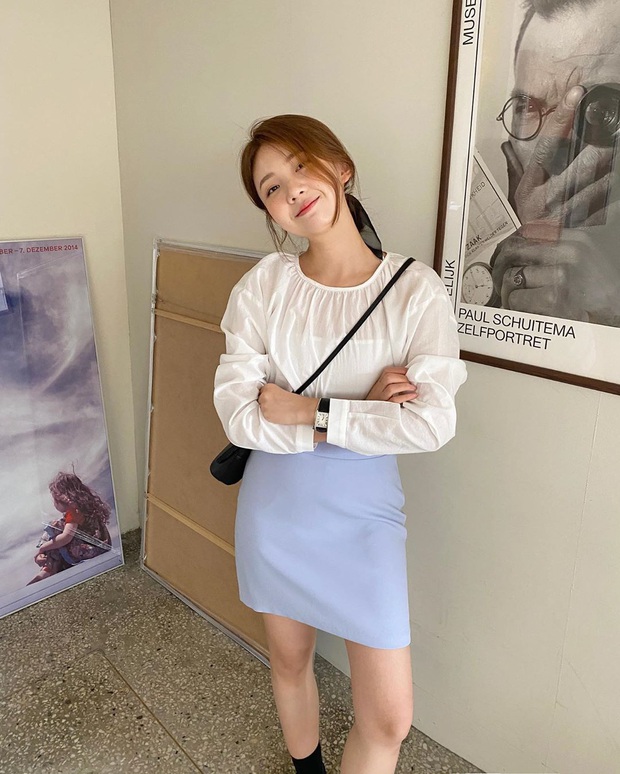 Hè diện chân váy ngắn là hợp lý nhưng để không cưa sừng quá đà, chị em cứ diện 3 mẫu sau cho chắc - Ảnh 7. Hè diện chân váy ngắn là hợp lý nhưng để không cưa sừng quá đà, chị em cứ diện 3 mẫu sau cho chắc - Ảnh 7.