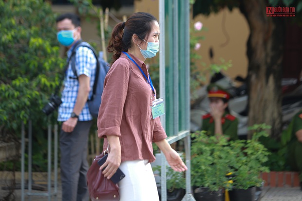 Những hình ảnh đầu tiên trong phiên xét xử gian lận thi cử tại Hòa Bình - Ảnh 9. Những hình ảnh đầu tiên trong phiên xét xử gian lận thi cử tại Hòa Bình - Ảnh 9.