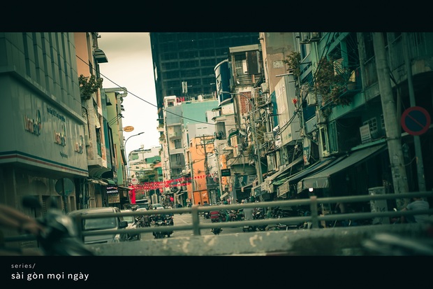 Có một Sài Gòn mỗi ngày thật khác: Giữa xô bồ và hoa lệ, vài khoảng lặng chợt ghé ngang khiến ta càng nhìn càng thương! - Ảnh 4.