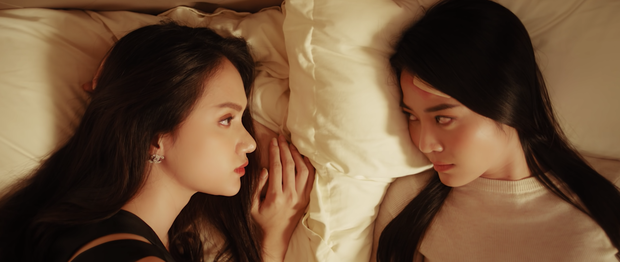 Karen Nguyễn thật trung thành với vai Hân tuesday: Từ series #ADODDA chọc Hương Giang xuyên không về triều nhà Nguyễn vẫn phá hạnh phúc của Hoà Minzy - Ảnh 1.