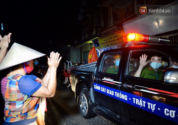 0h on 5/14, officially dismantling Dong Cuu village: Hanoi no longer had a Covid-19 outbreak - Photo 8.