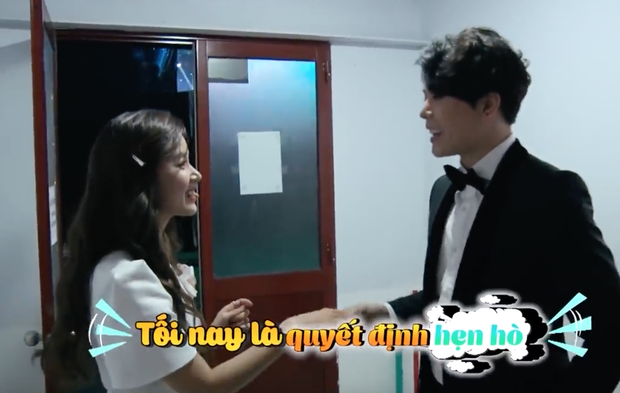 Hậu trường Người ấy là ai: Midu bị trấn lột nhẫn kim cương đến xin đểu bông tai - Ảnh 2. Hậu trường Người ấy là ai: Midu bị trấn lột nhẫn kim cương đến xin đểu bông tai - Ảnh 2.