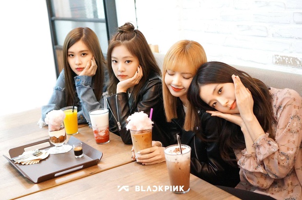 Lisa tiết lộ về vị ân nhân trong BLACKPINK từ ngày còn là trainee, fan đoán Jisoo hay Jennie? - Ảnh 3.