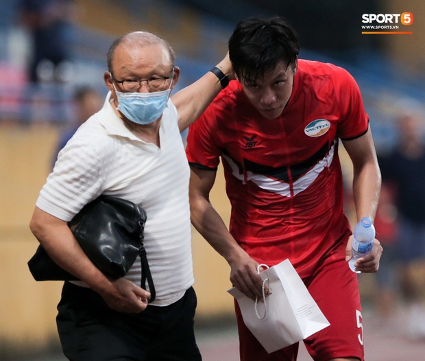 HLV Park Hang-seo mang bất ngờ cho đội trưởng tuyển Việt Nam, chưa kịp cảm ơn thì thầy đã đi mất - Ảnh 3.