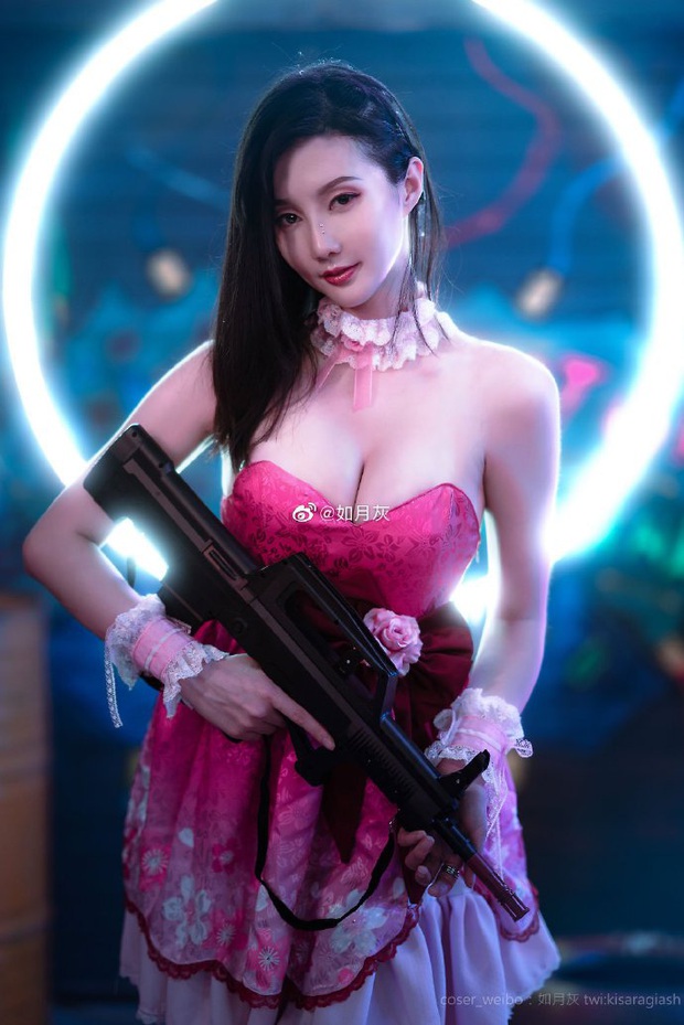 PUBG Mobile: Chiêm ngưỡng bộ ảnh cosplay cô nàng Chuyên gia xe cộ Sara đẹp lung linh với váy hồng điệu đà - Ảnh 2.