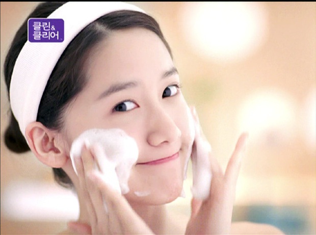 Muốn da đẹp phát hờn và chẳng mấy khi nổi mụn, bạn phải học tập cách rửa mặt xịn sò của loạt sao Hàn - Ảnh 6.